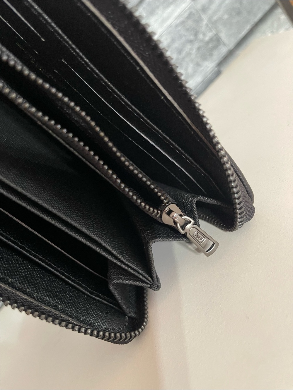 YVES SAINTS LAURENT " Black Matelasse Quilted Leather Monogram - Picture 8 of 9